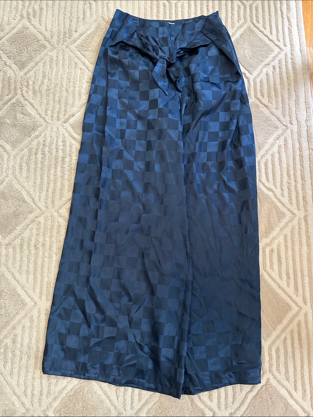 Urban Outfitters Size 2 Navy Checker wide leg pant